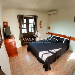 https://casa-blanca-guest-house.santa-catarina-brasil.com